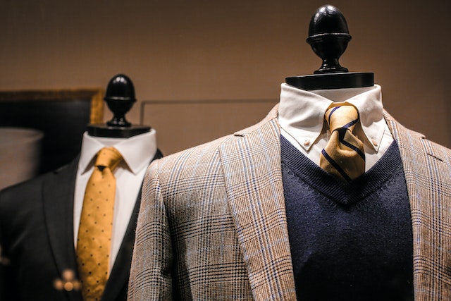 Choose Minimalist Colors for a Men’s Capsule Wardrobe
